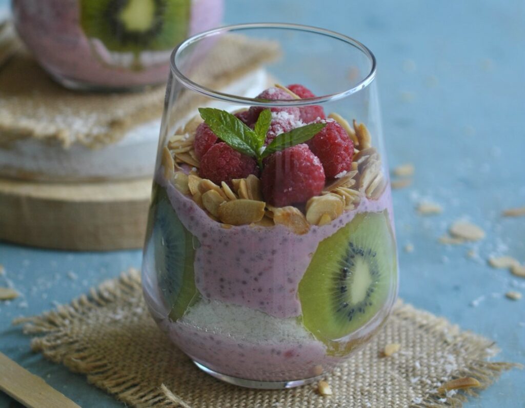 Himbeer-Kiwi-Chia-Pudding